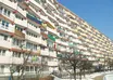 Mieszkania, które zostały sprzedane w Gdańsku. Widać bogatą dzielnicę z lotu ptaka. Baseny, samochody itd.